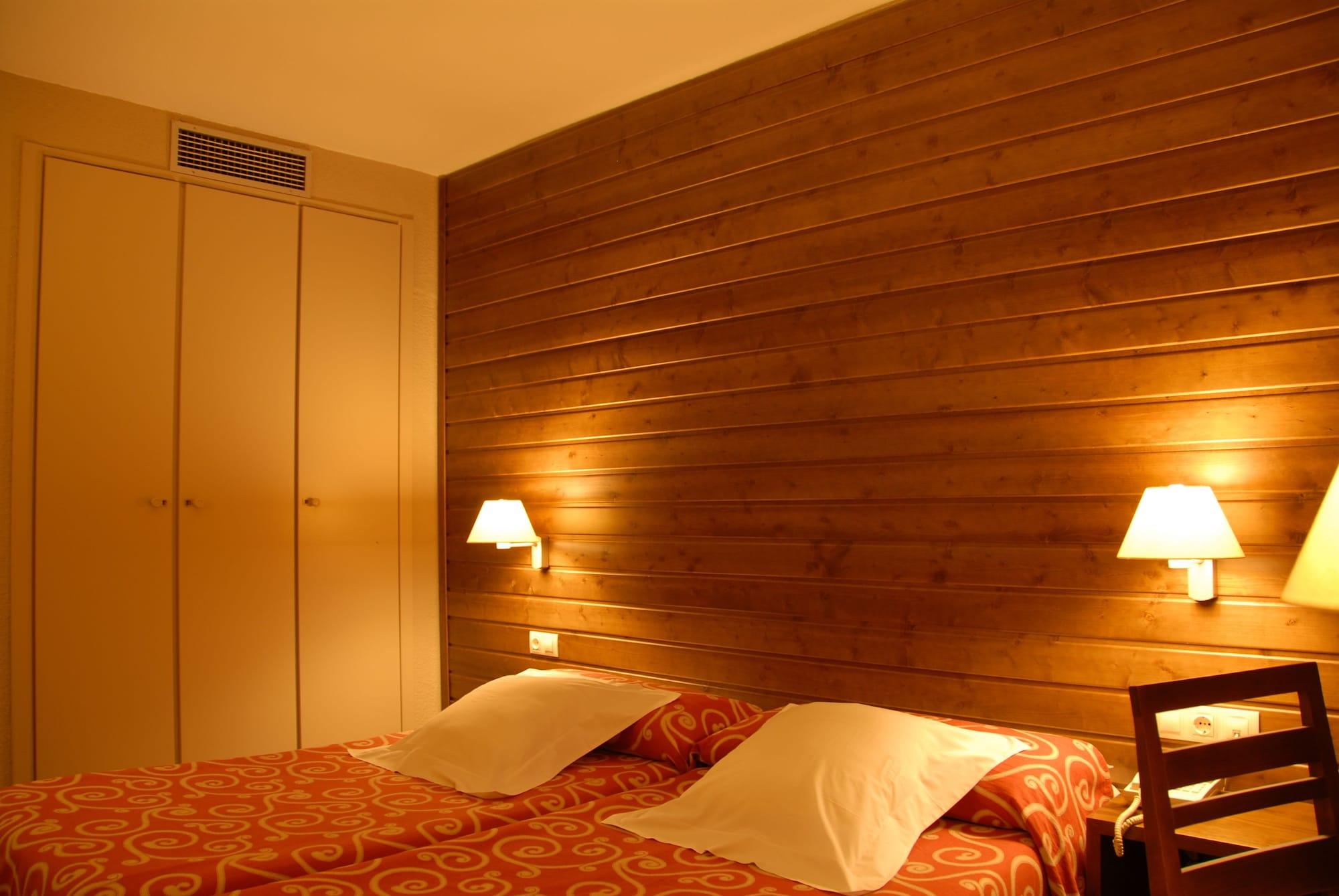 Tuc Blanc Hotel Baqueira Beret Bagian luar foto