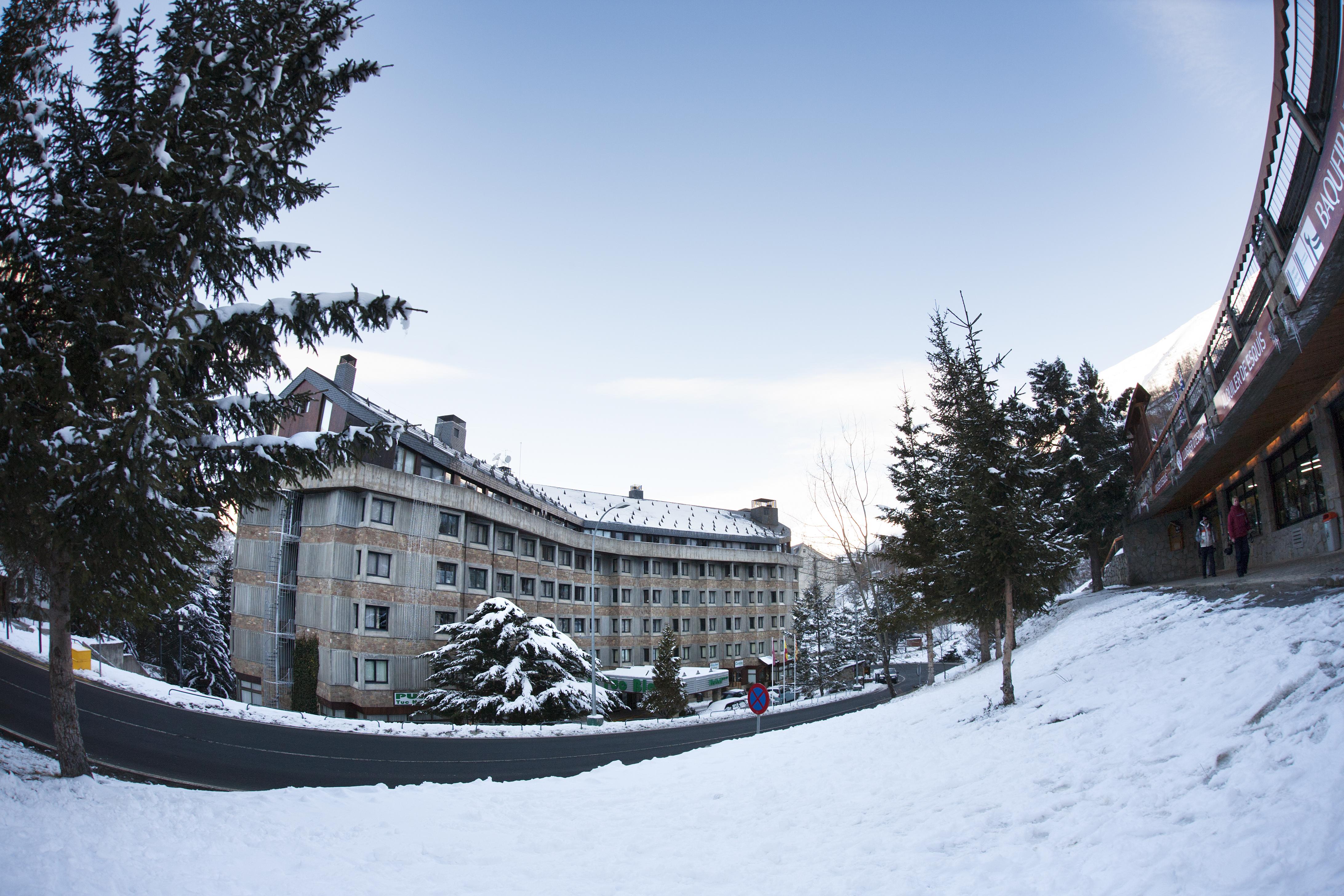 Tuc Blanc Hotel Baqueira Beret Bagian luar foto