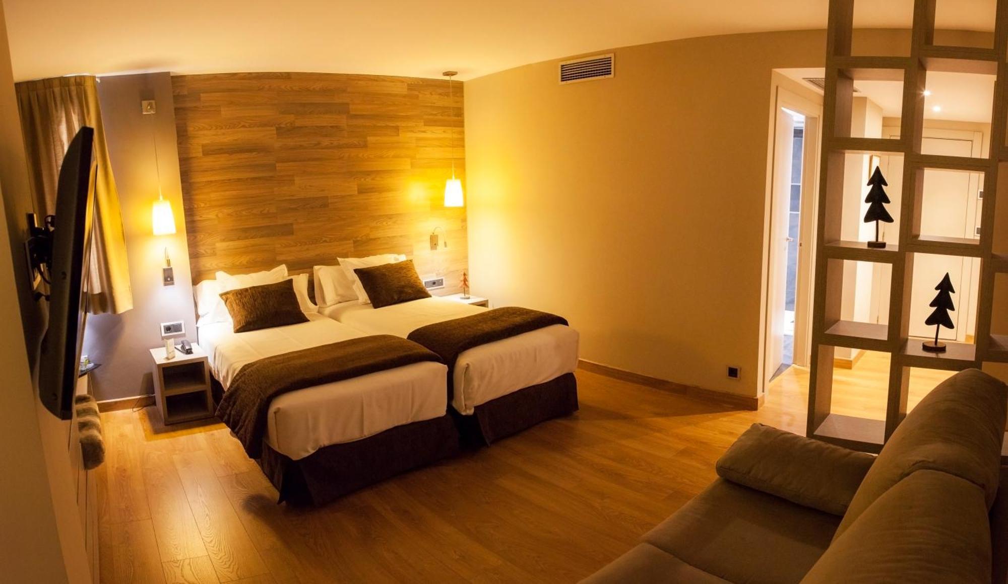 Tuc Blanc Hotel Baqueira Beret Bagian luar foto
