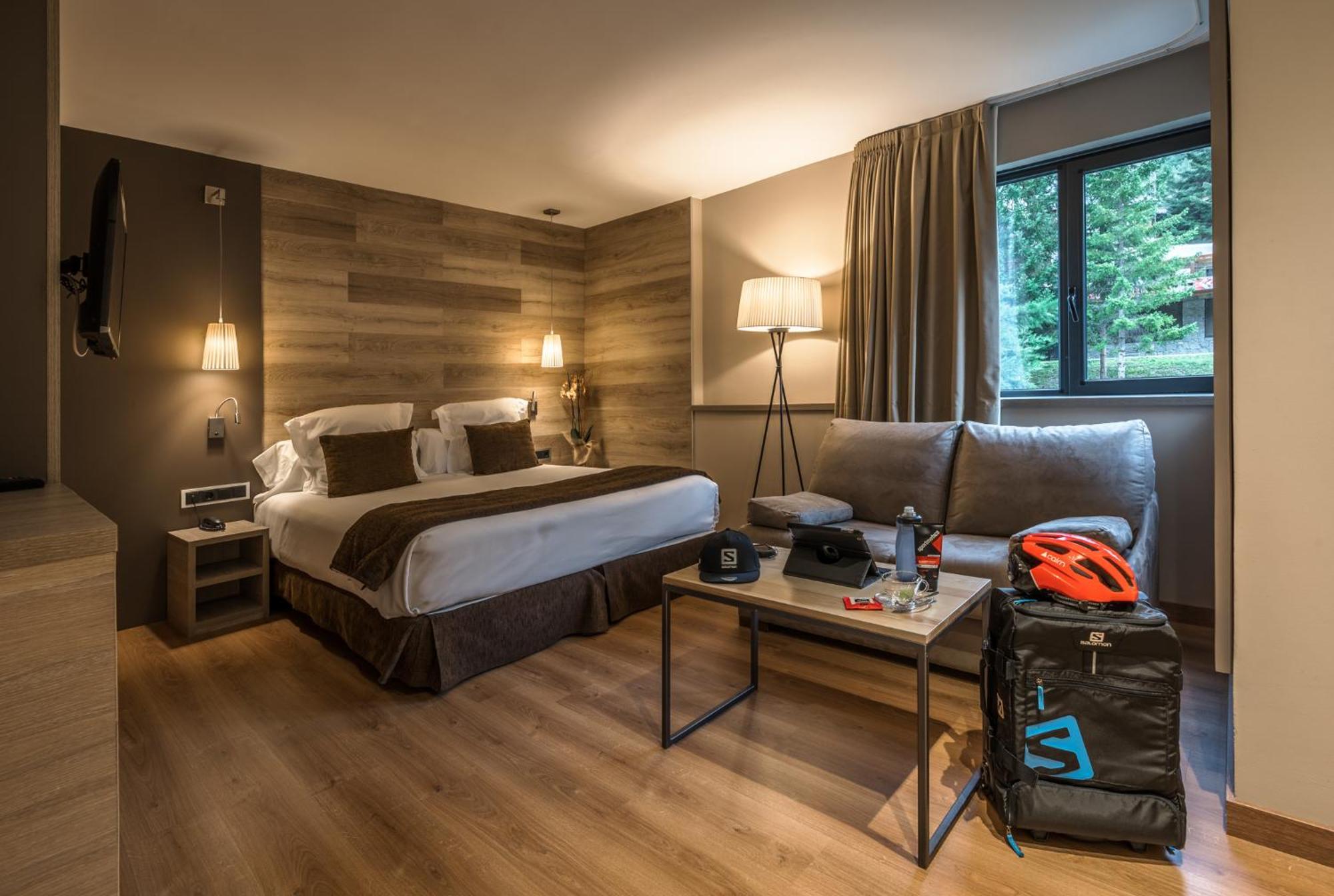 Tuc Blanc Hotel Baqueira Beret Bagian luar foto