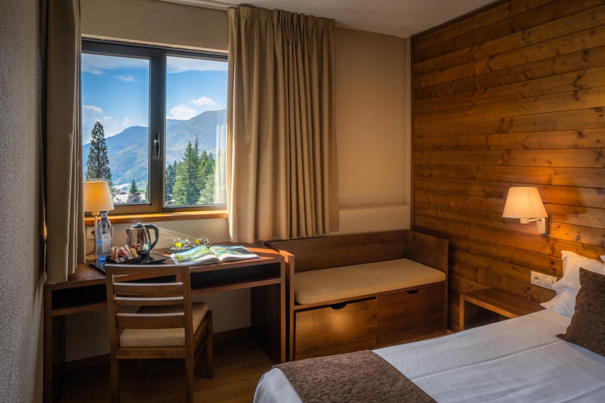 Tuc Blanc Hotel Baqueira Beret Bagian luar foto