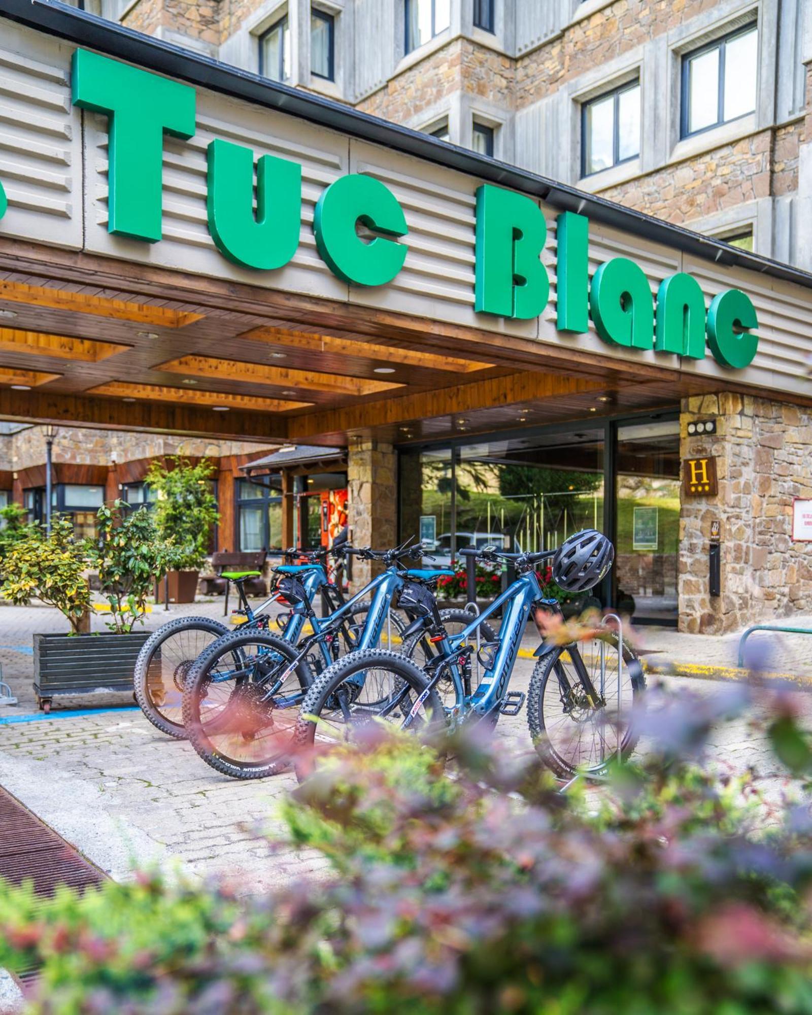Tuc Blanc Hotel Baqueira Beret Bagian luar foto